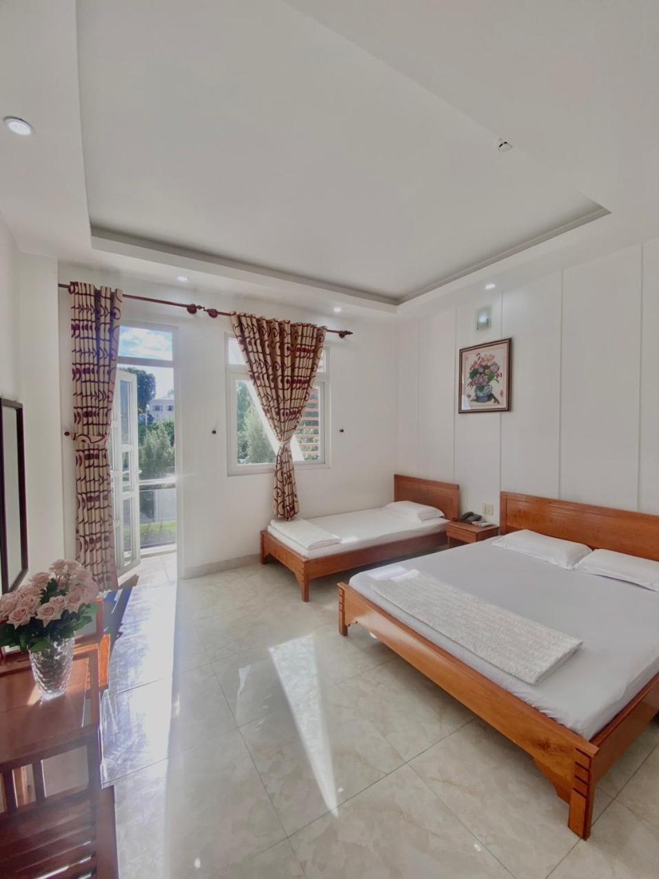 Ha Tien Hanh Phuc Hotel Exterior photo